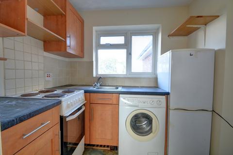 2 bedroom flat for sale, The Mead, Liphook