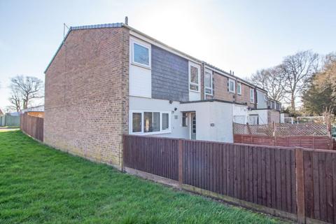 3 bedroom terraced house for sale, Robin Gardens, Cowplain, PO8 9XE
