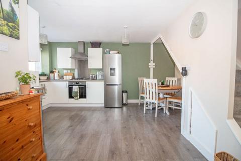 3 bedroom terraced house for sale, Robin Gardens, Cowplain, PO8 9XE