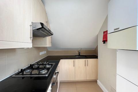 2 bedroom flat to rent, Emanuel Avenue Acton
