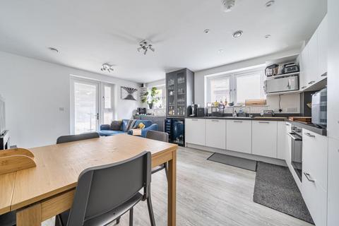2 bedroom flat for sale, High Wycombe,  Buckinghamshire,  HP11