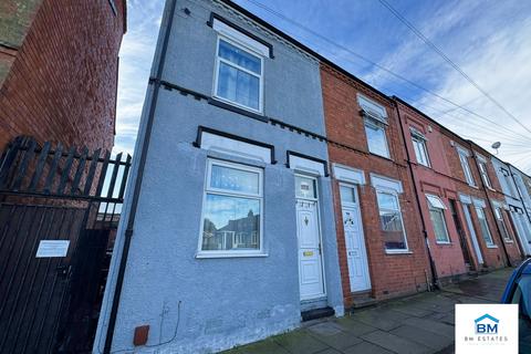 3 bedroom end of terrace house to rent, Beatrice Road, Leicester LE3