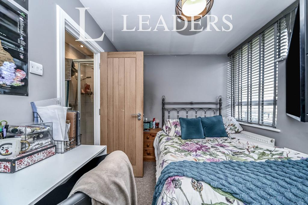 Room 4 11 seaton dri