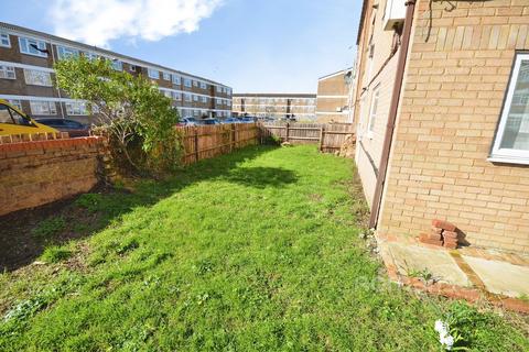 2 bedroom flat to rent, Eden Close, Slough, Berkshire, SL3