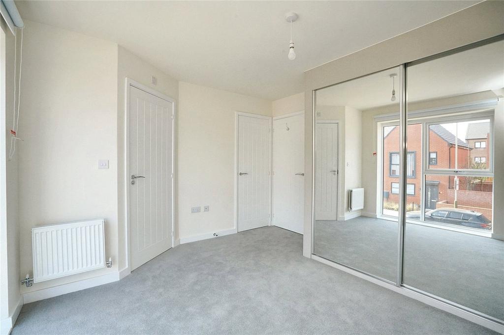 Master Bedroom (2)
