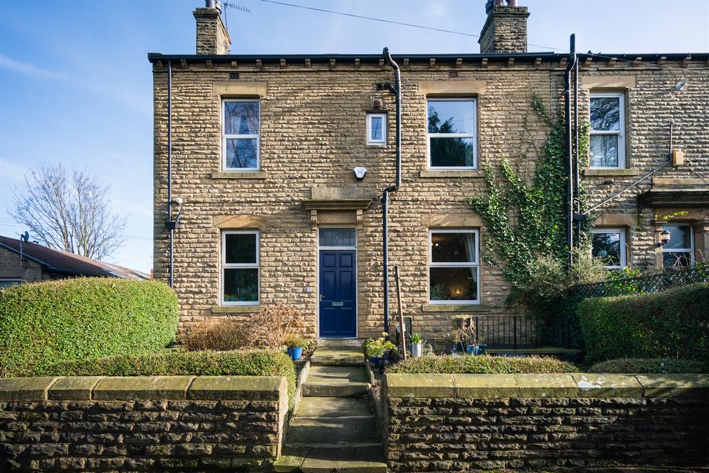 4 bedroom end of terrace house for sale