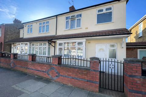 Studio to rent, Standard Road, Greater London TW4