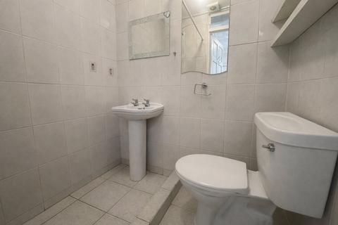Studio to rent, Standard Road, Greater London TW4