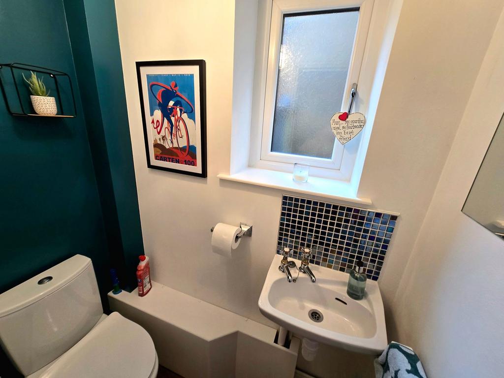 Cloakroom / WC