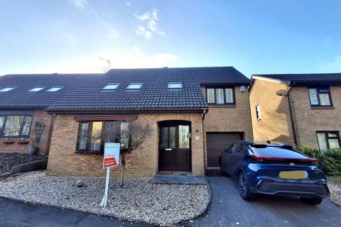 4 bedroom detached house for sale, Honeysuckle Way, Brackla, CF31