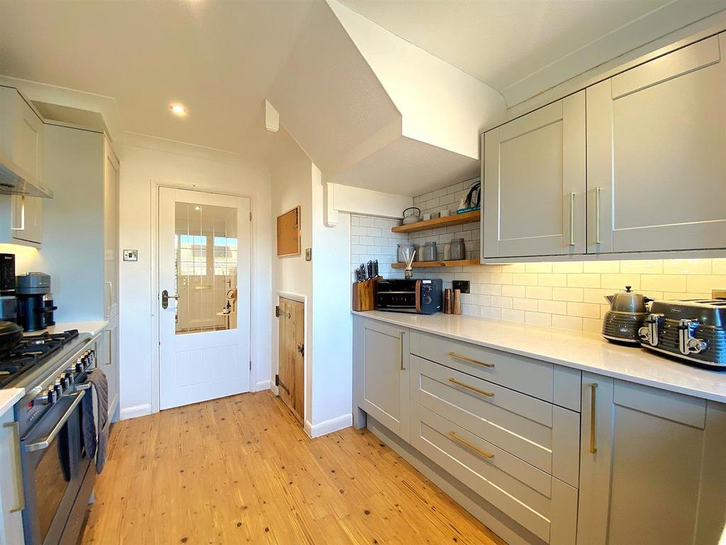 5 Wineham Way - Kitchen2.jpg