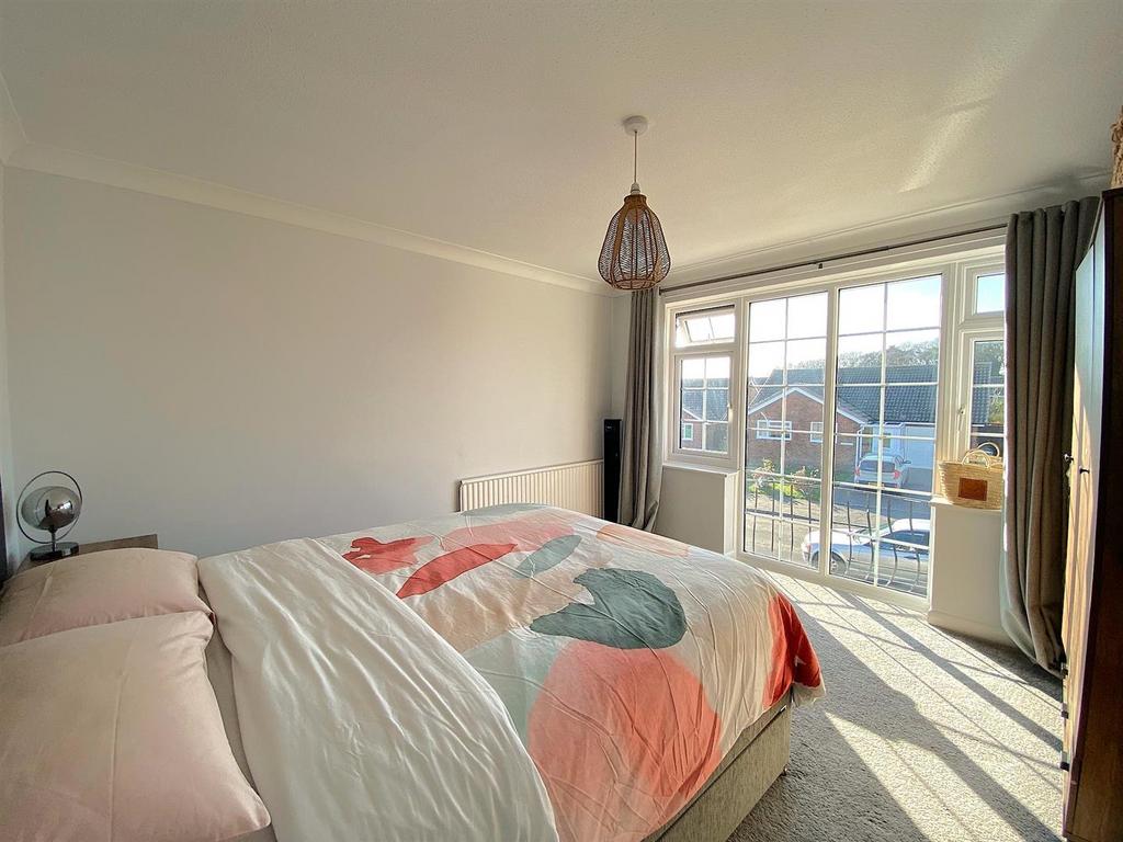 5 Wineham Way - Bedroom1.jpg