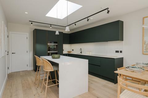 1 bedroom apartment for sale, London SW14