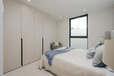 1 bedroom apartment for sale, London SW14
