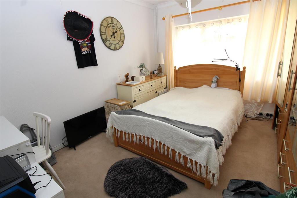 Bedroom 1.JPG