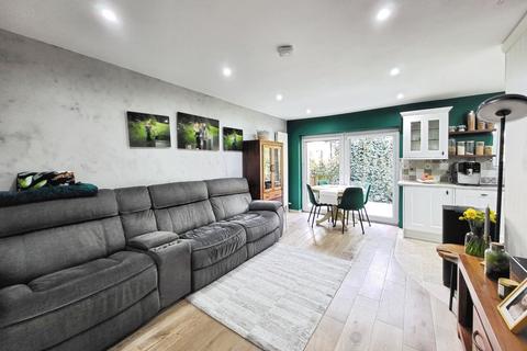 2 bedroom bungalow for sale, Blackthorn Drive, Leicester, LE4 1BH