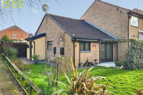 2 bedroom bungalow for sale, Blackthorn Drive, Leicester, LE4 1BH