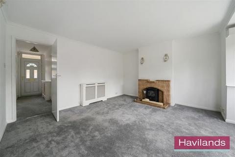 2 bedroom maisonette to rent, The Glade, London