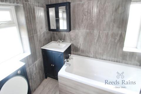 3 bedroom semi-detached house for sale, All Saints View, Leeds LS26