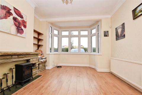 3 bedroom terraced house to rent, Christie Gardens, Romford RM6