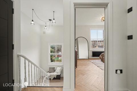 2 bedroom flat for sale, Farleigh Road, London, N16