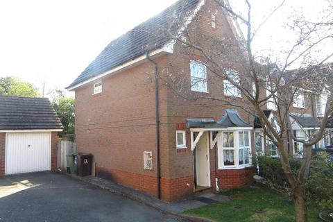 3 bedroom end of terrace house for sale, Avenbury Drive, West Midlands B91