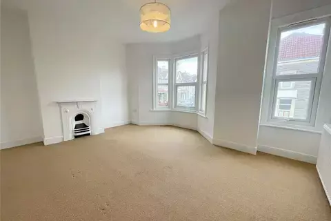 3 bedroom semi-detached house to rent, Sinclair Road, London E4