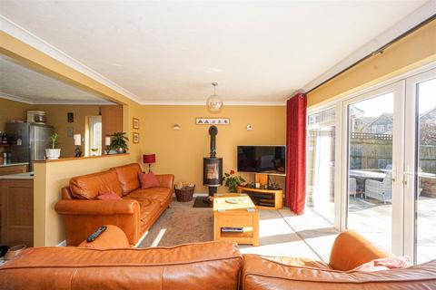 3 bedroom detached bungalow for sale, Beechwood Gardens, St. Leonards-On-Sea