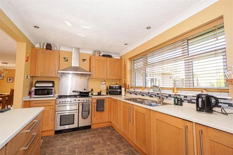 3 bedroom detached bungalow for sale, Beechwood Gardens, St. Leonards-On-Sea