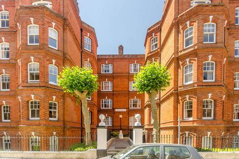 3 bedroom flat to rent, Queen's Club Gardens, Barons Court, London, W14