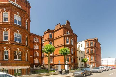 3 bedroom flat to rent, Queen's Club Gardens, Barons Court, London, W14
