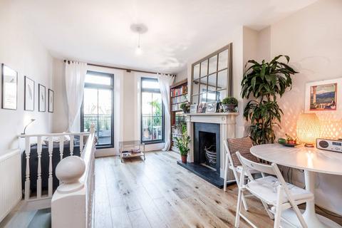 2 bedroom flat for sale, Chiswick High Road, Chiswick, London, W4