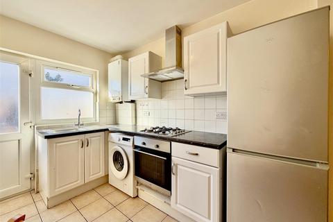 2 bedroom apartment to rent, Rosemary Avenue Ground Floor Right, Hounslow TW4