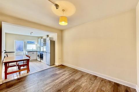 2 bedroom apartment to rent, Rosemary Avenue Ground Floor Right, Hounslow TW4