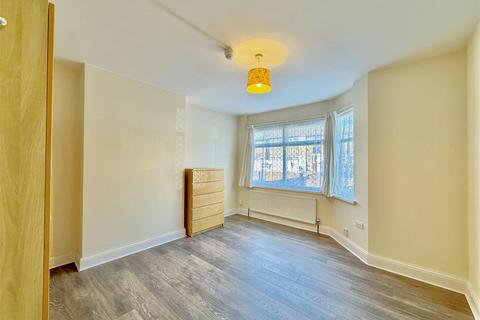 2 bedroom apartment to rent, Rosemary Avenue Ground Floor Right, Hounslow TW4