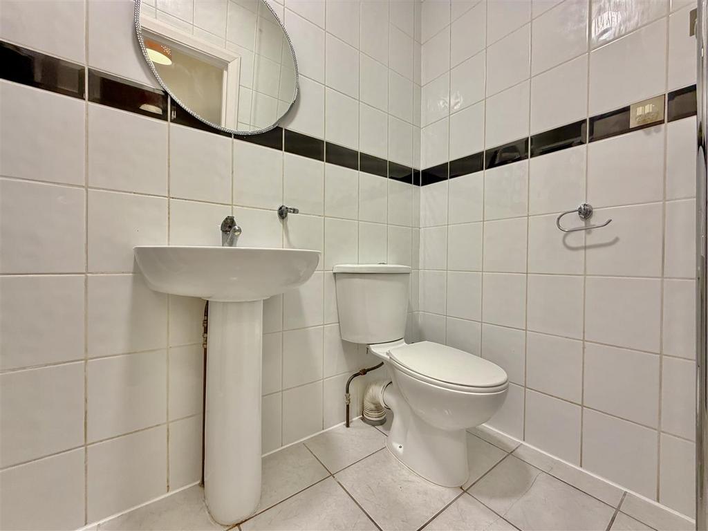 Shower Room/ WC