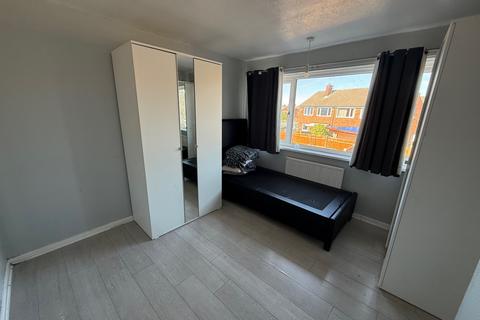 undefined, Luton, LU4
