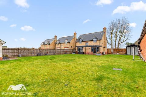 3 bedroom detached house for sale, Downhall Road, Matching Green, Harlow