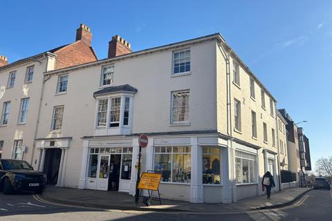 2 bedroom flat to rent, The Woolpack, Warwick