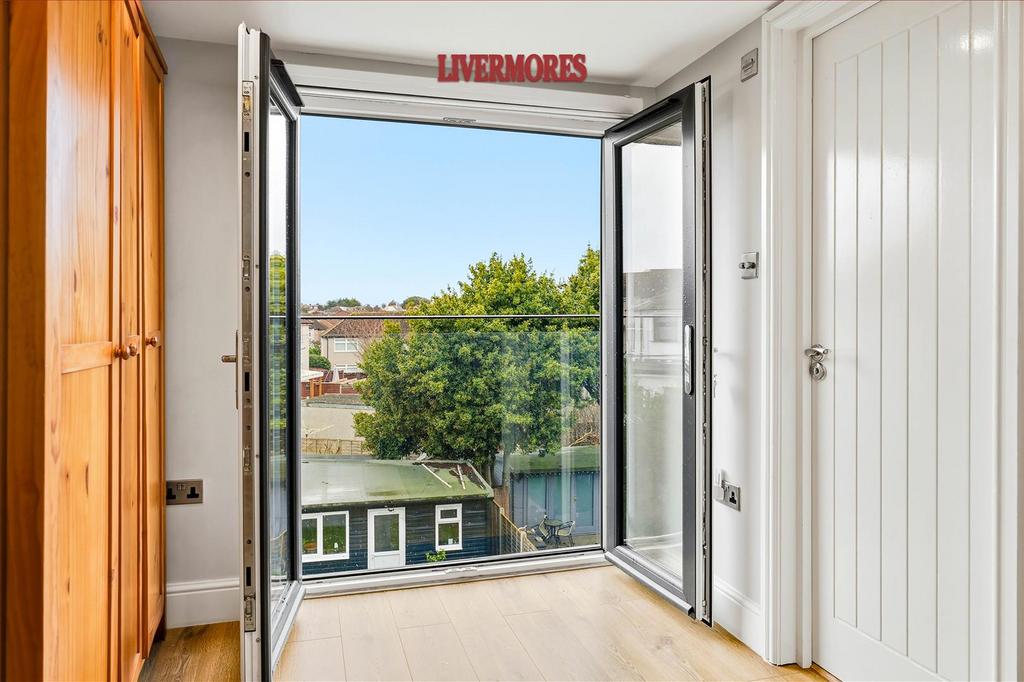 Juliette Balcony.jpg