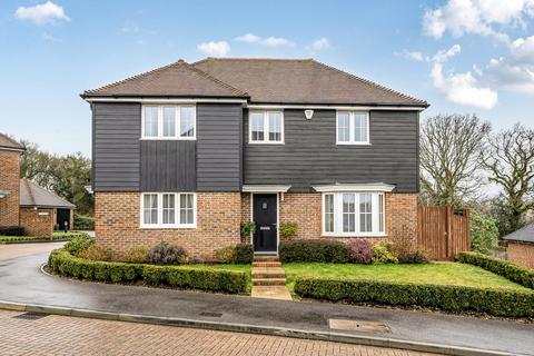 4 bedroom detached house for sale, Newman Way, Billingshurst