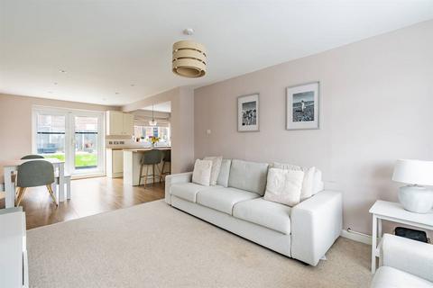 3 bedroom semi-detached house for sale, Columbia Avenue, Whitstable