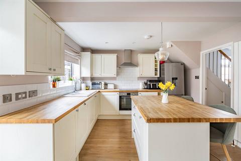 3 bedroom semi-detached house for sale, Columbia Avenue, Whitstable