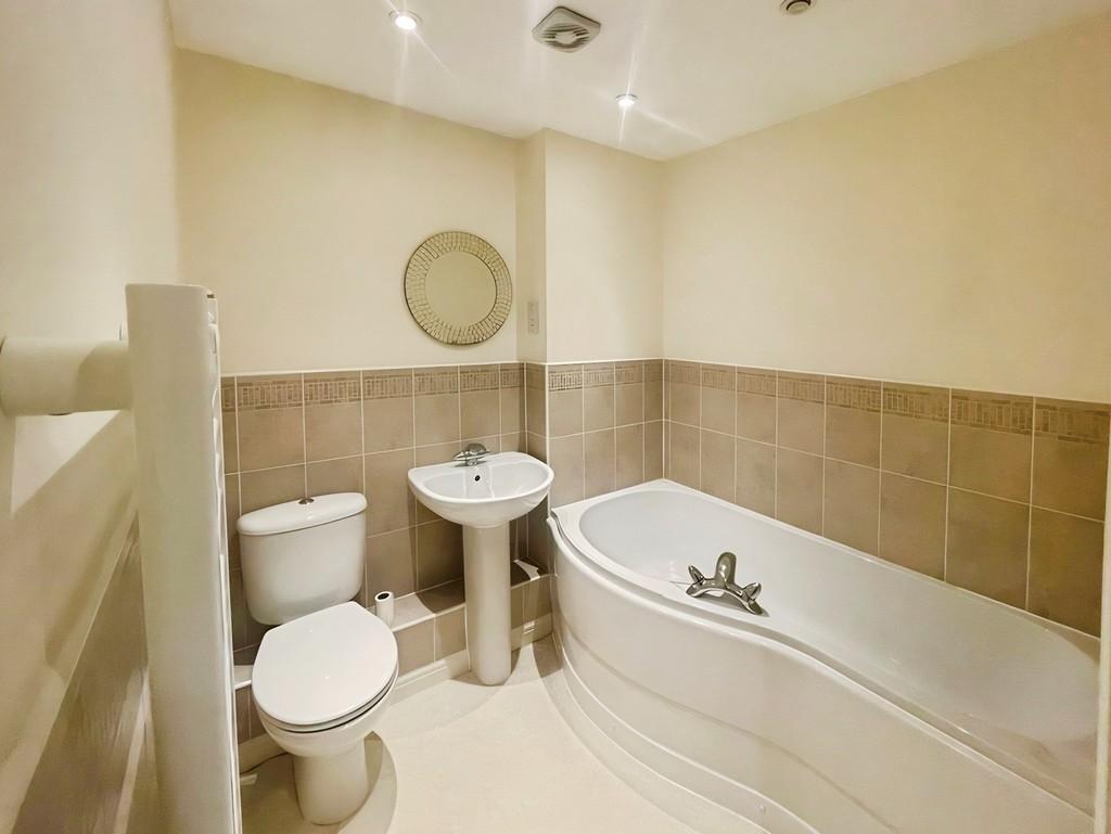 5edd01ec-bathroom