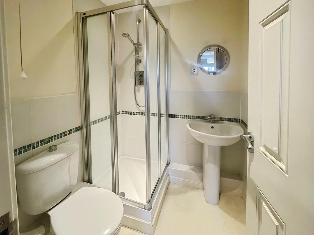 F6dcf18e-Shower 20room