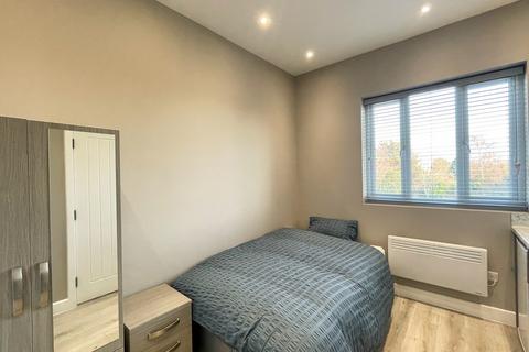 1 bedroom in a house share to rent, Hobleythick Lane, Westcliff On Sea SS0