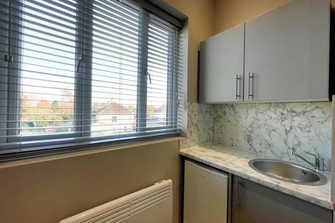 1 bedroom in a house share to rent, Hobleythick Lane, Westcliff On Sea SS0