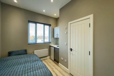 1 bedroom in a house share to rent, Hobleythick Lane, Westcliff On Sea SS0