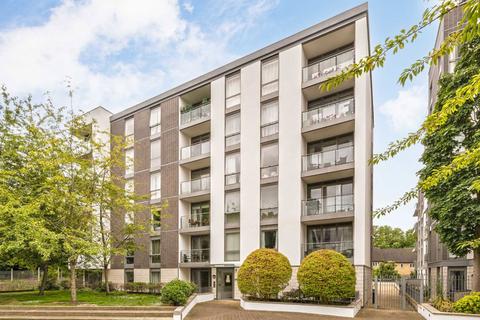 Clayponds Lane, Brentford TW8