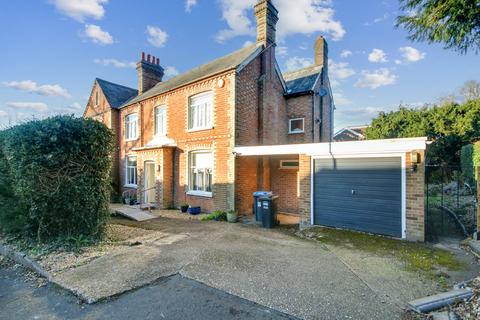 Clinton Hill, Dormansland, Lingfield, RH7